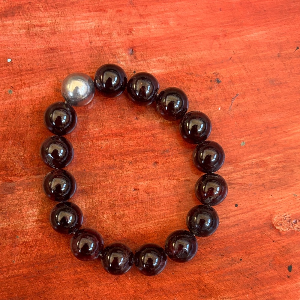 Elegant Black/Burgundy Beaded Stretch Bracelet